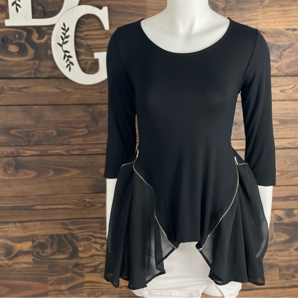 Cha Cha Vente | Zipper‎ Trim Sharkbite Hemline Sheer Quarter Sleeve Tee Blouse - Picture 1 of 7